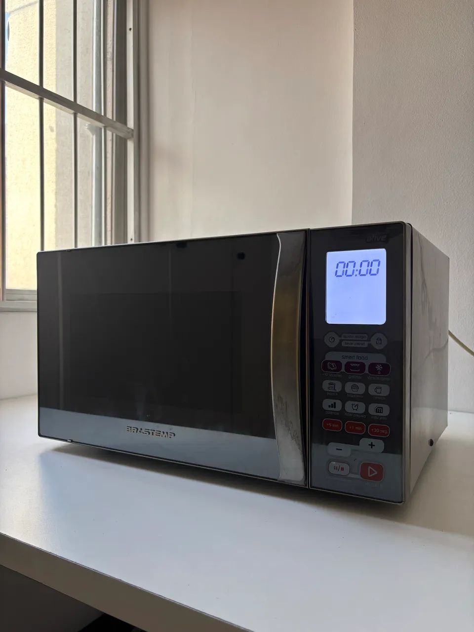 MICROONDAS GRILL BRASTEMP 30 LITROS 