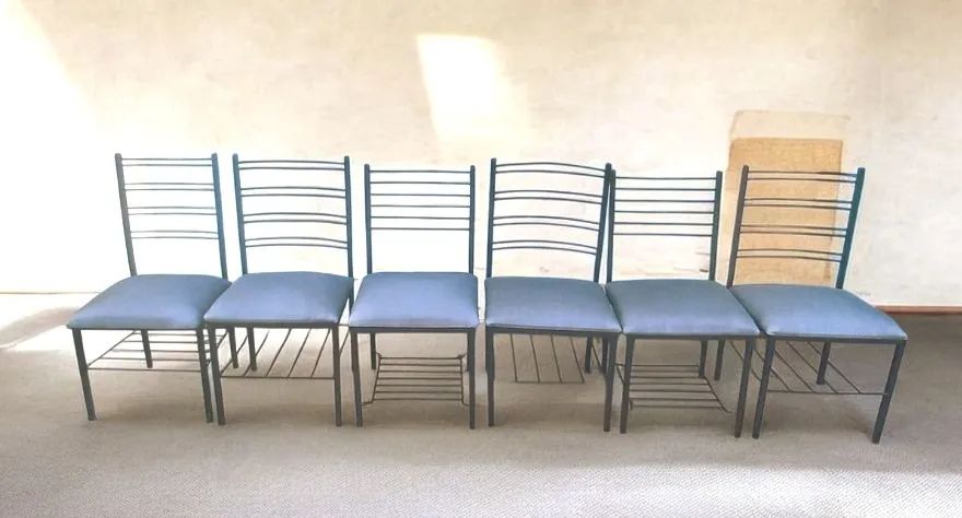 Seis Cadeiras de Ferro Maciço com Prateleira na parte Inferior com Acento Almofadado. - Foto 2