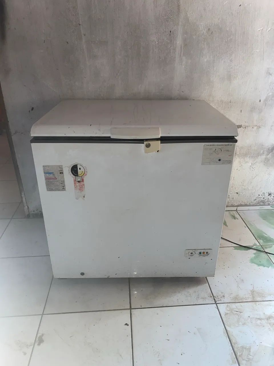 Freezer cônsul gelando perfeitamente 
