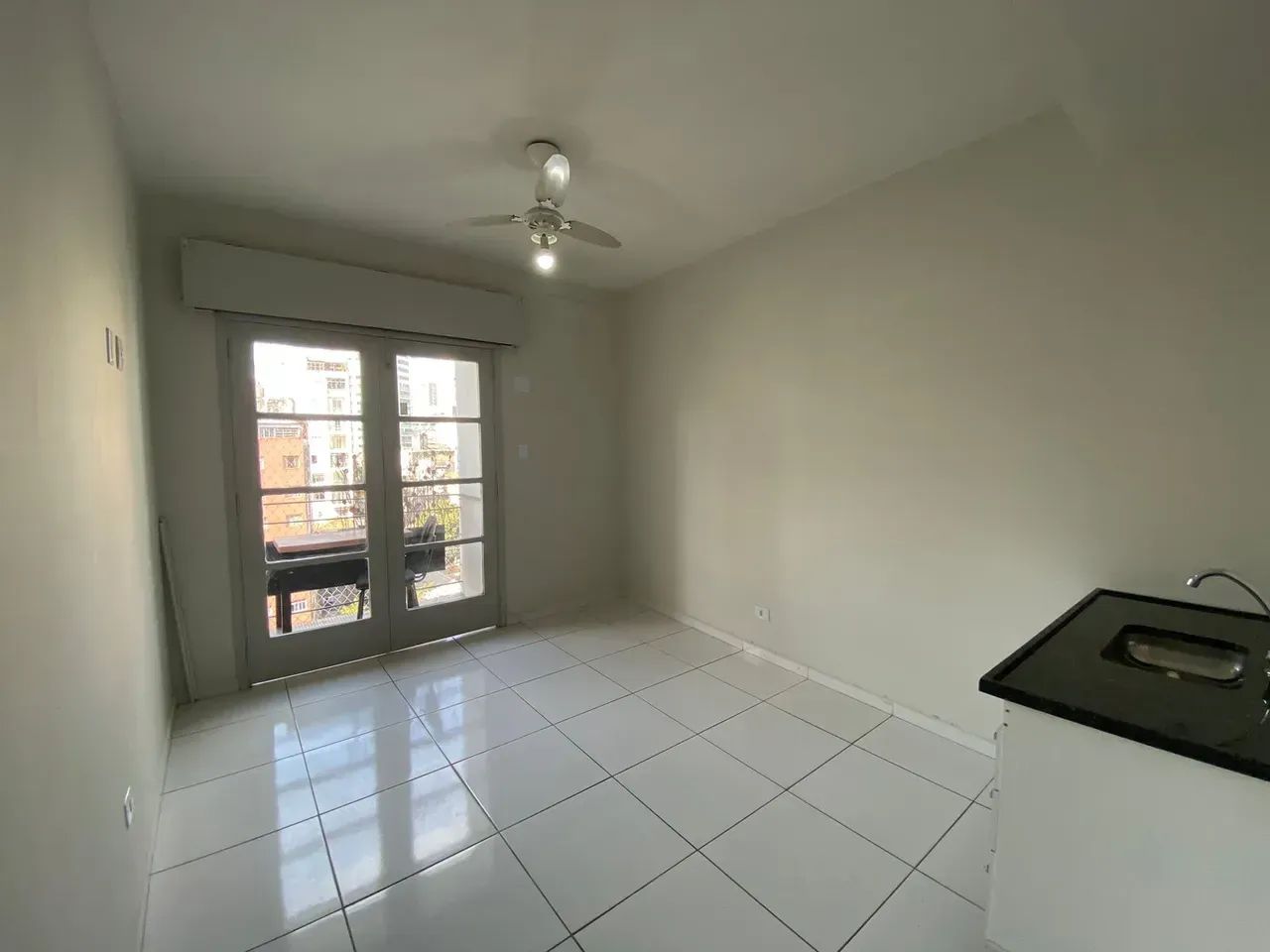 Studio / Kitnet 30m² com varanda na Bela Vista