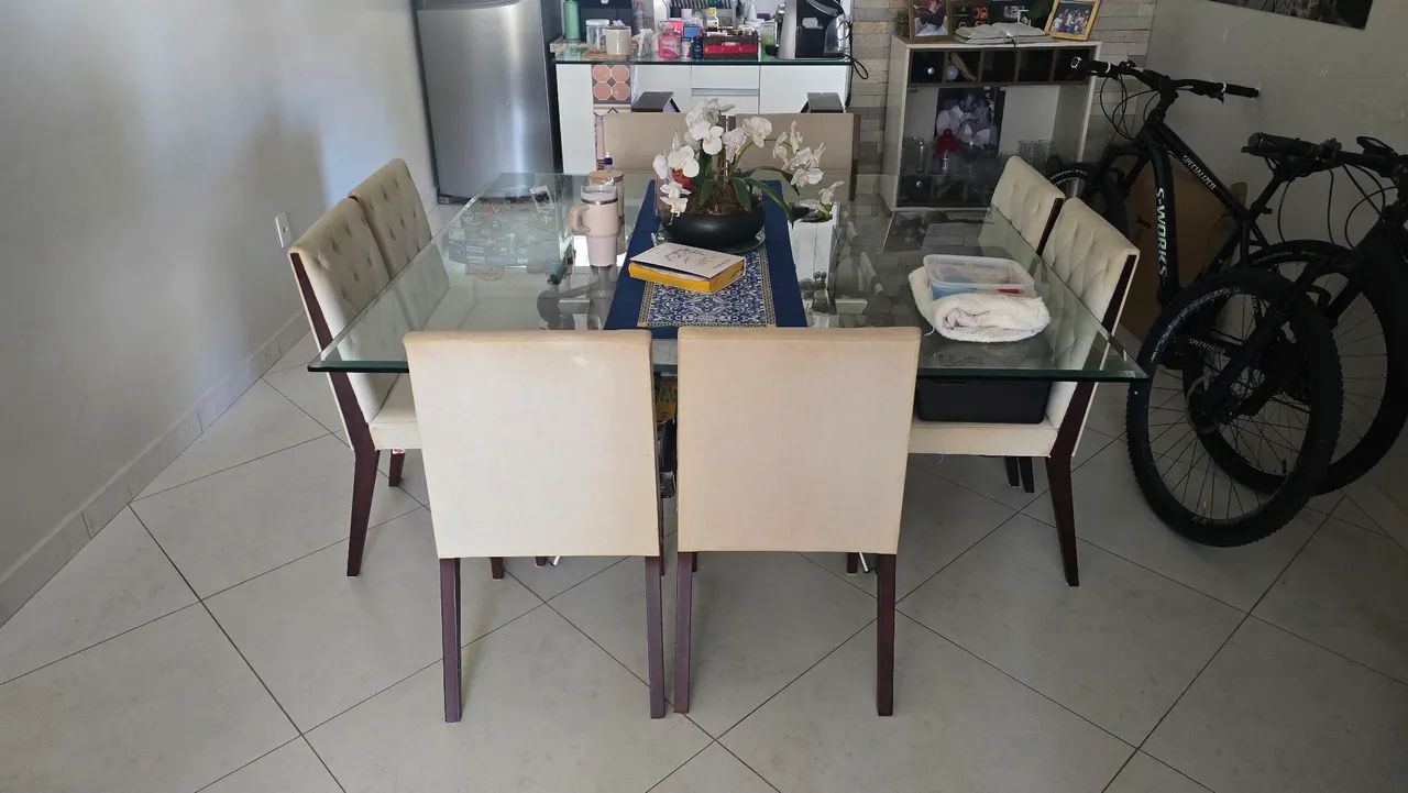 Mesa de 8 lugares Cadeiras Herval
