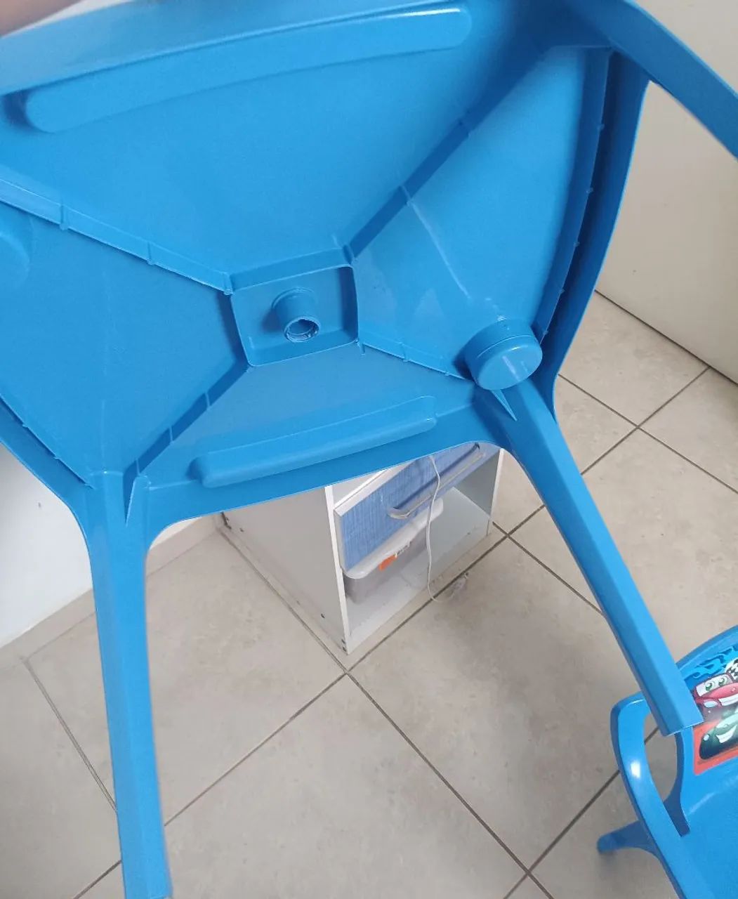 Mesinha de plástico com cadeirinha  - Foto 3