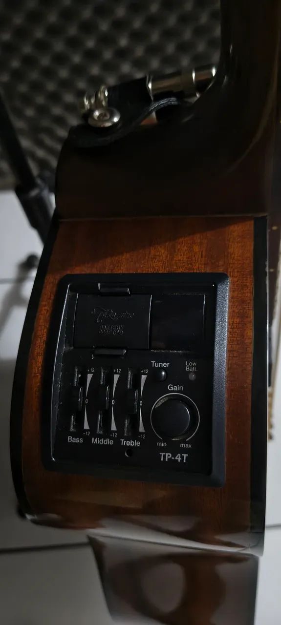 Violão Takamine Tampo sólido com case - Foto 4
