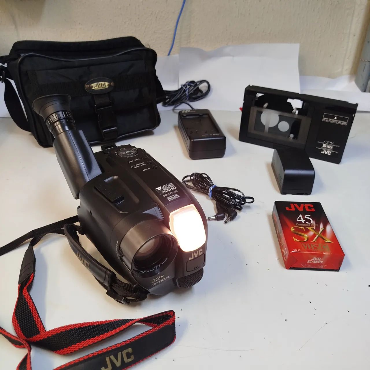 Camera filmadora JVC GR-AXM1 + acessórios - Foto 2