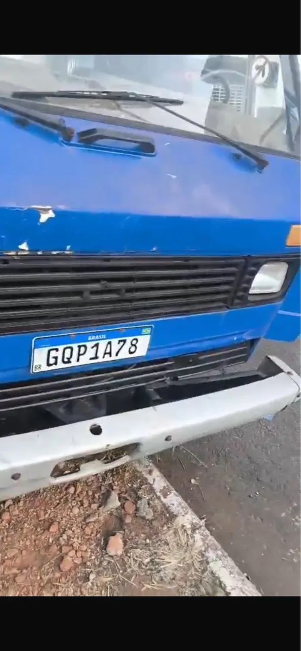 Caminhão VW 6-90 carga seca 