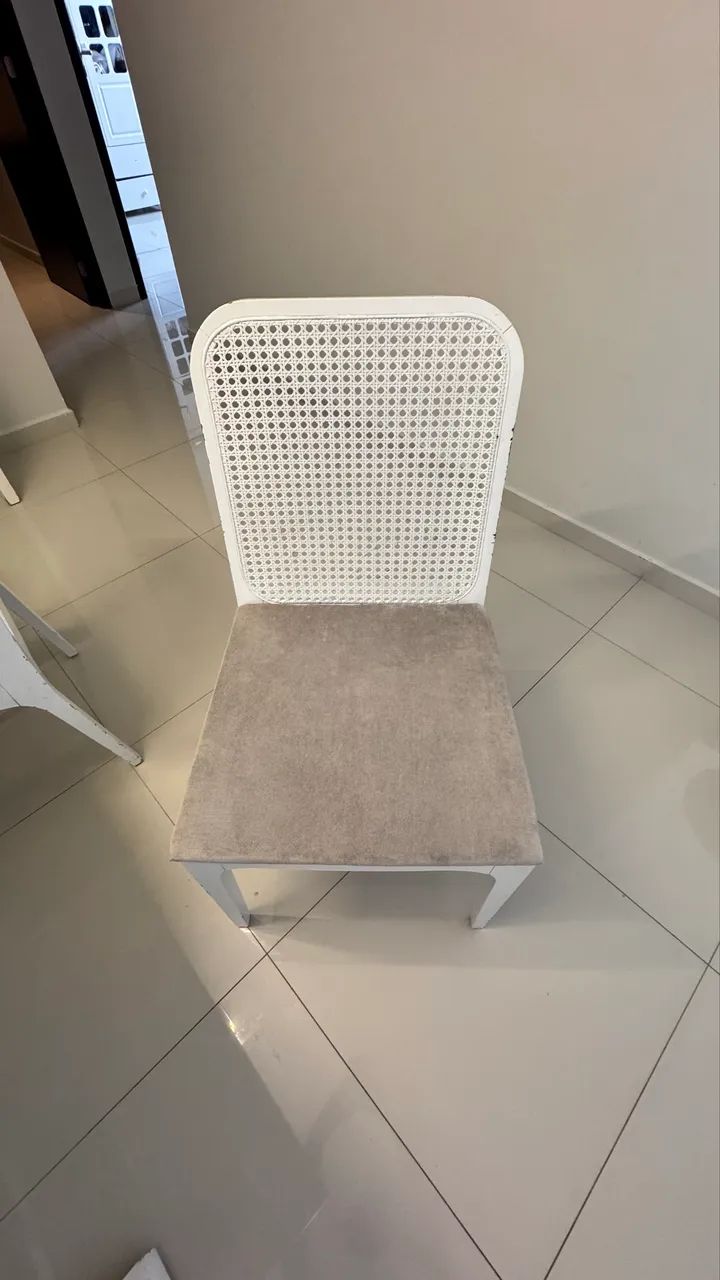 Mesa de Jantar Moderna com Tampo de Vidro - Sofisticação e Elegância para seu Ambiente  - Foto 2