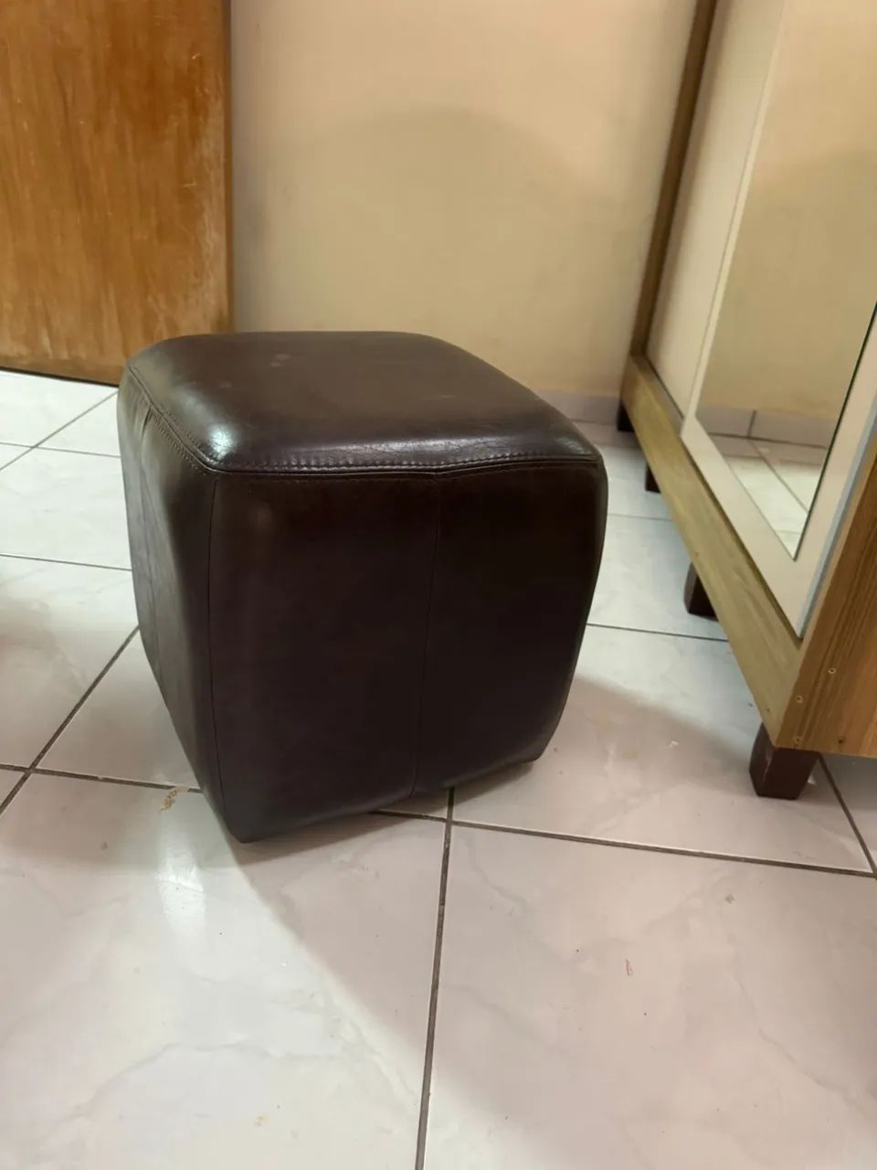 Vendo Puff de couro legítimo- Tokstok  - Foto 3