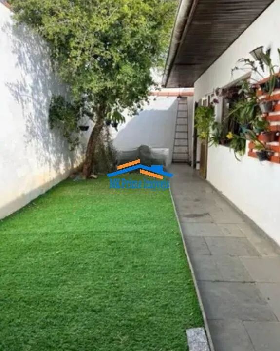 Casa Térrea com 3 Dormitórios - Parque Continental - Bolsão