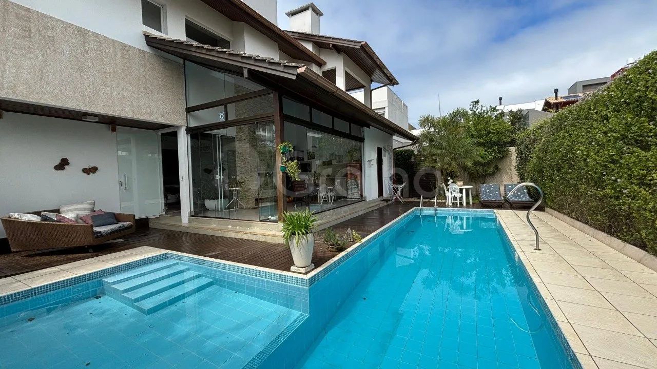 Casa de 312m² com 5 suítes no Campeche