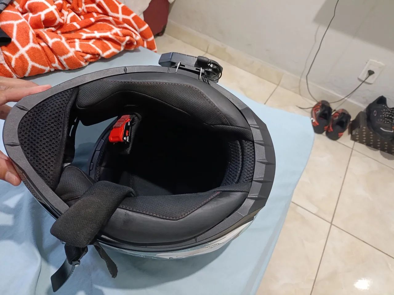 Vendo capacete norisk número 58 350$ biriba e liso sai fora ? - Foto 3
