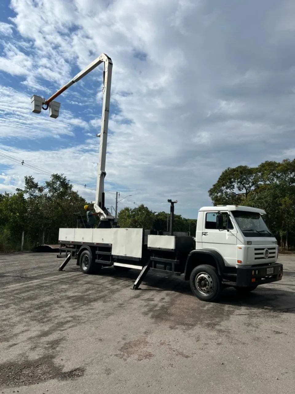 [VENDO] VW 17.180 (2012) + Cesto Aéreo Duplo GUITON 18m (Isolado 69kV) - Foto 7