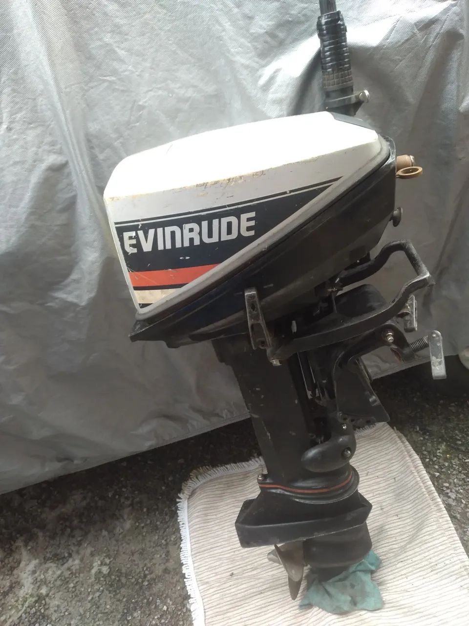Motor de popa 15hp evinrude funciona perfeitamente 