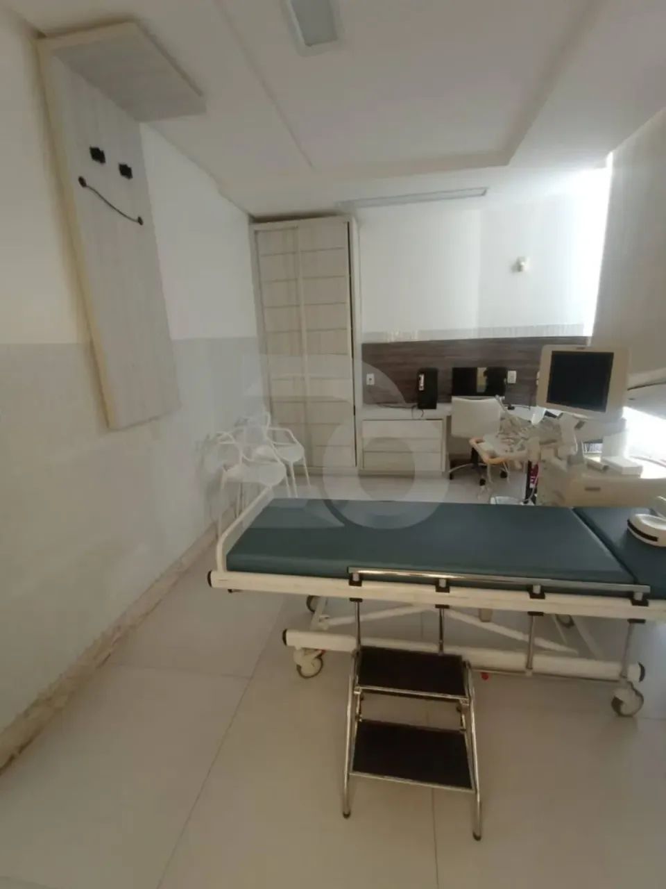 Edifício Comercial no Bairro Luzia à Venda com 14 Salas e Banheiros - Foto 4