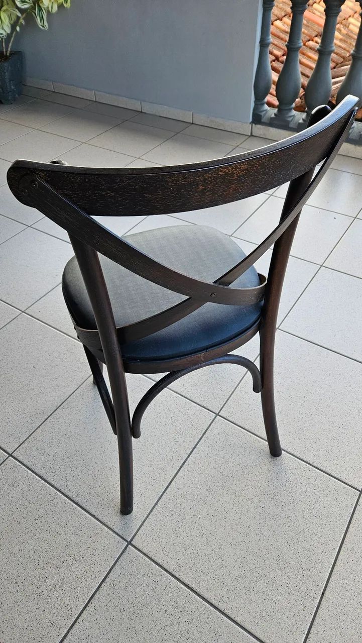 Mesa madeira maciça com 4 cadeiras - Foto 4