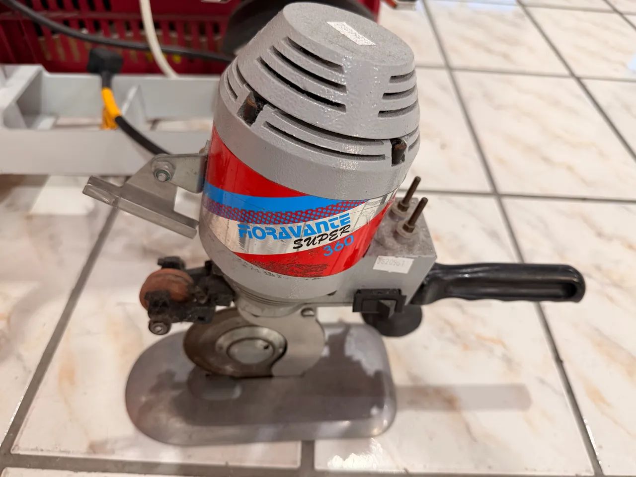 MQUINA DE CORTE DE TECIDO FIORAVANTE COM DISCO 4 POLEGADAS 
