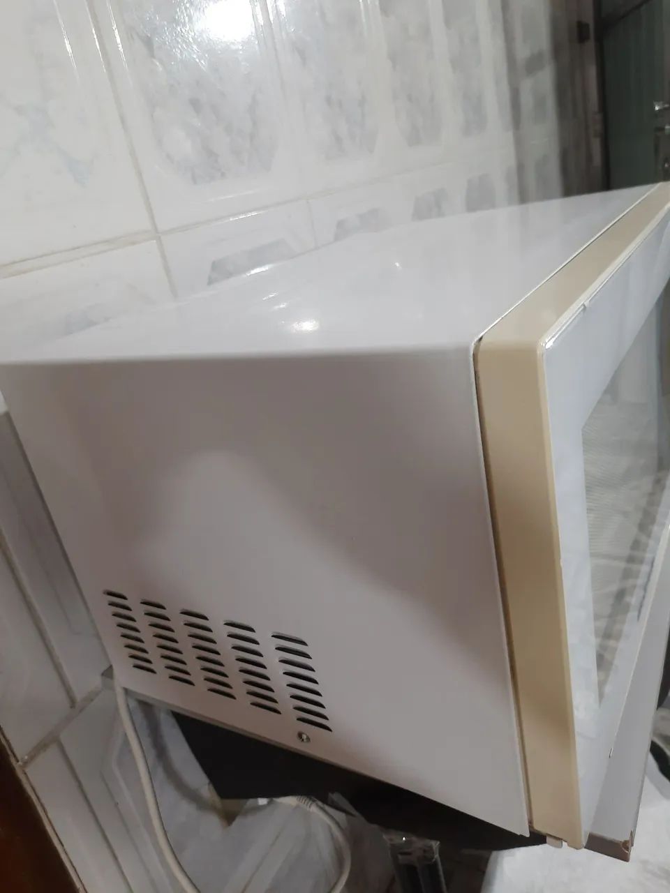 Micro-ondas BRASTEMP Maxi gratine 30L, 127v  funcionando perfeitamente  - Foto 5