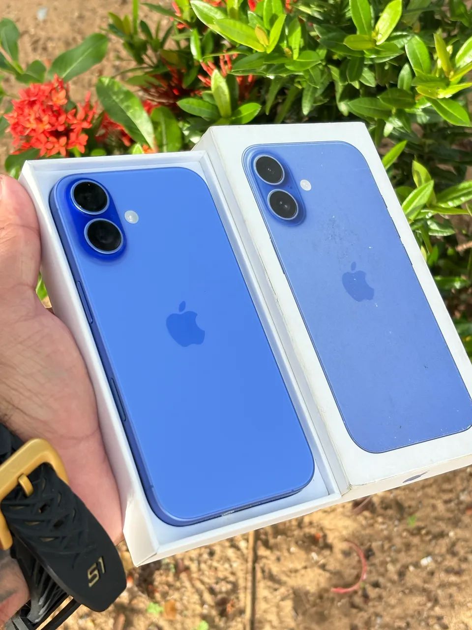 IPhone 16 Azul Caixa e documento + garantia - Celulares e