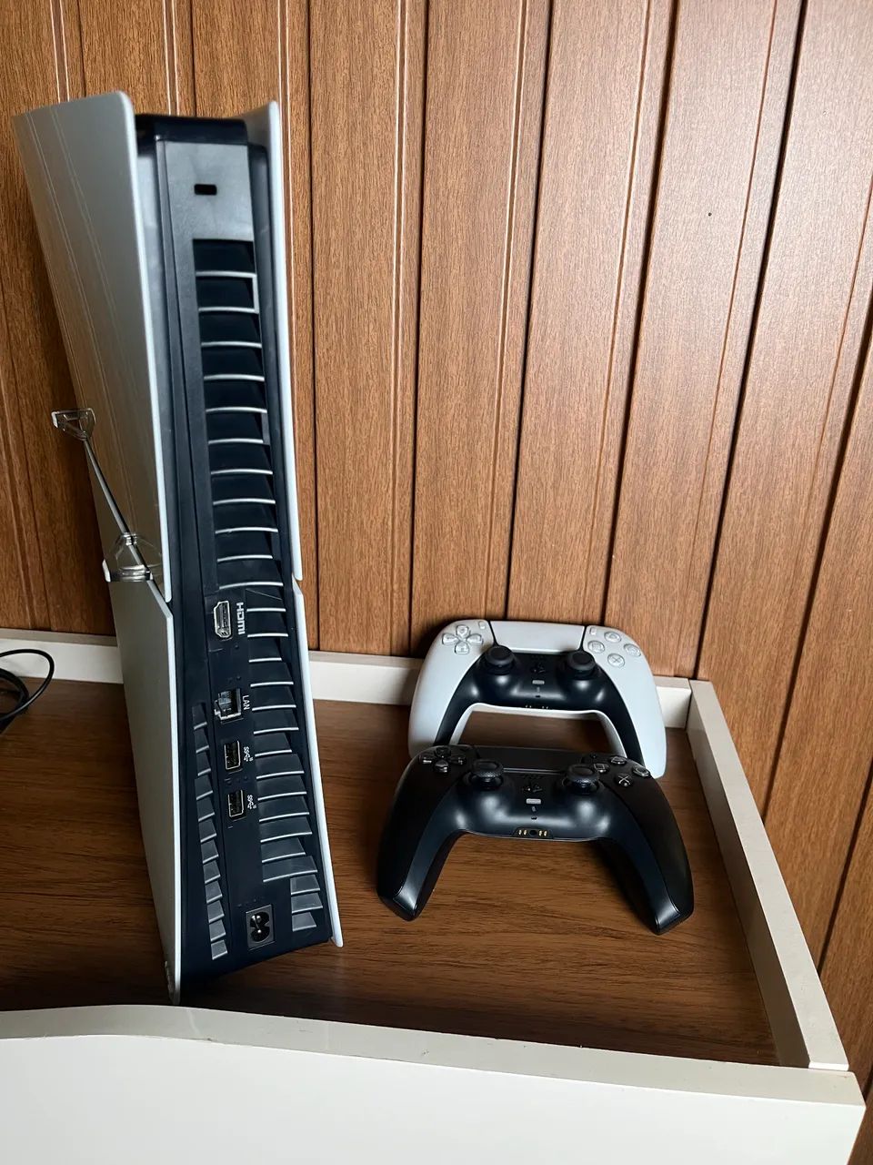 Play 5 1tb com 2 controles Ps5 - Foto 5