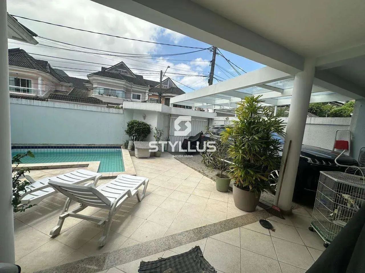 Condominio em Rua João Marques Cadengo - 200m² (Ref: CA7099)