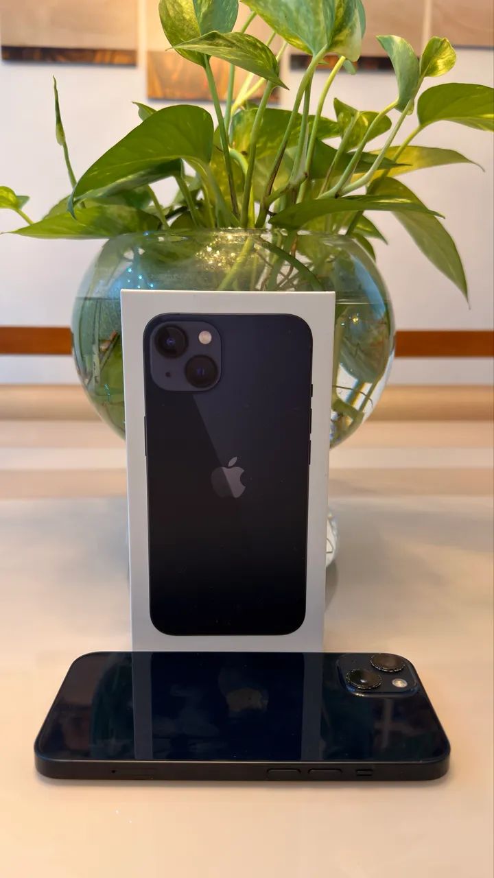 iPhone 13 128GB em excelente estado de conservação 
