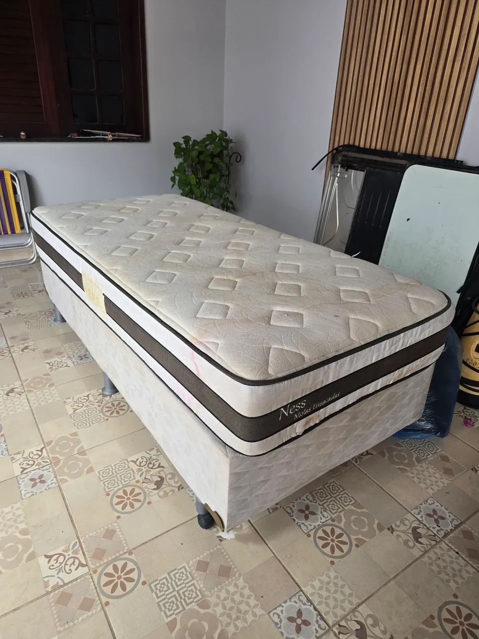 CAMA BOX SOLTEIRO 
