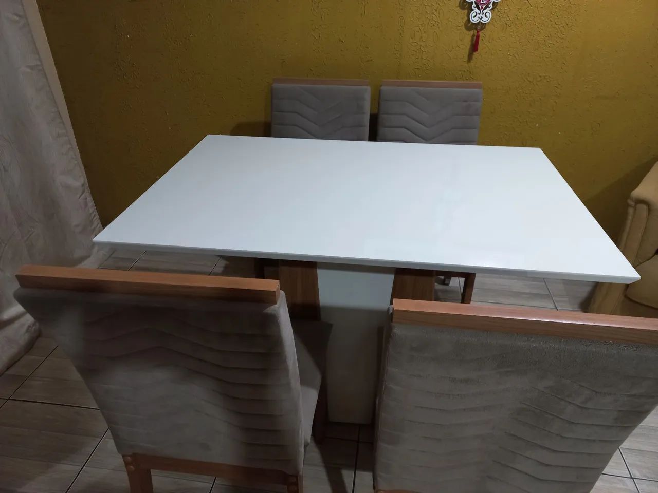 Mesa disponível para venda - Foto 2