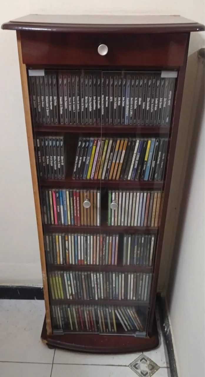 Estante Porta CDs em Madeira com Porta de Vidro - Grande Capacidade