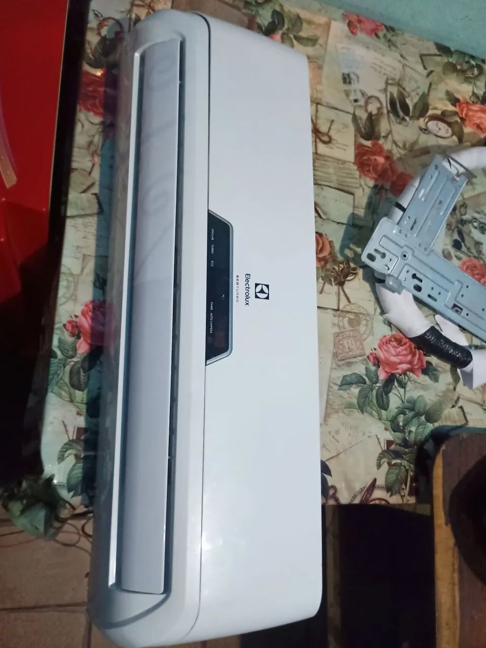 Ar condicionado split 12 btus da marca Eletrolux, em perfeito estado - Foto 2