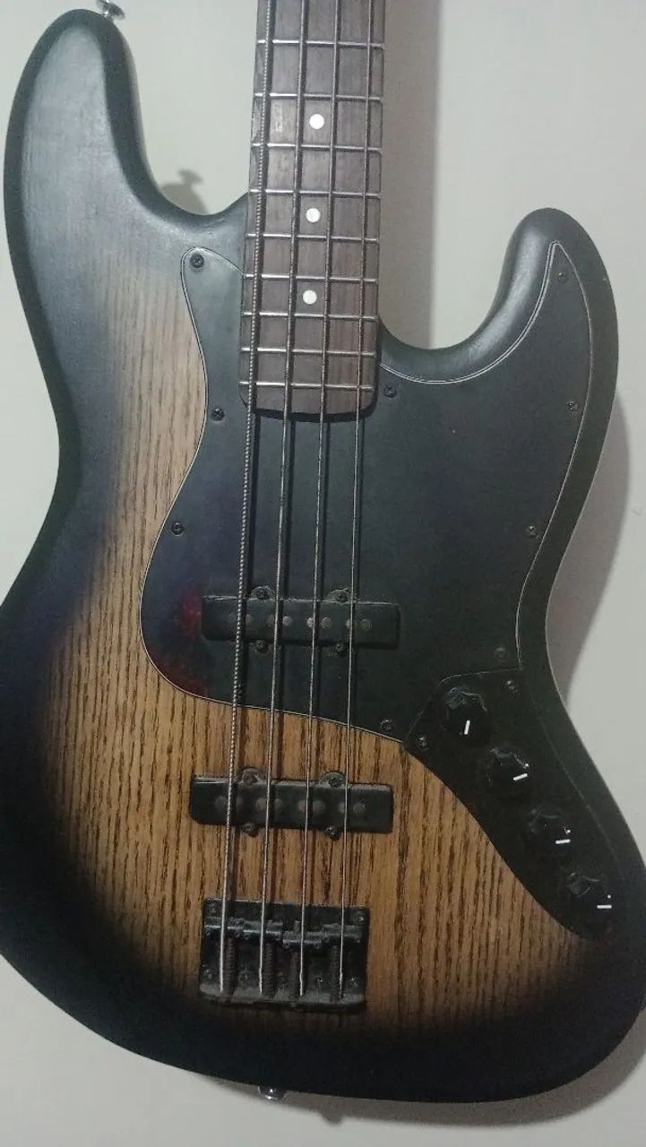 Baixo Eagle com captadores Yamaha e circuito coreano ativo - Foto 3