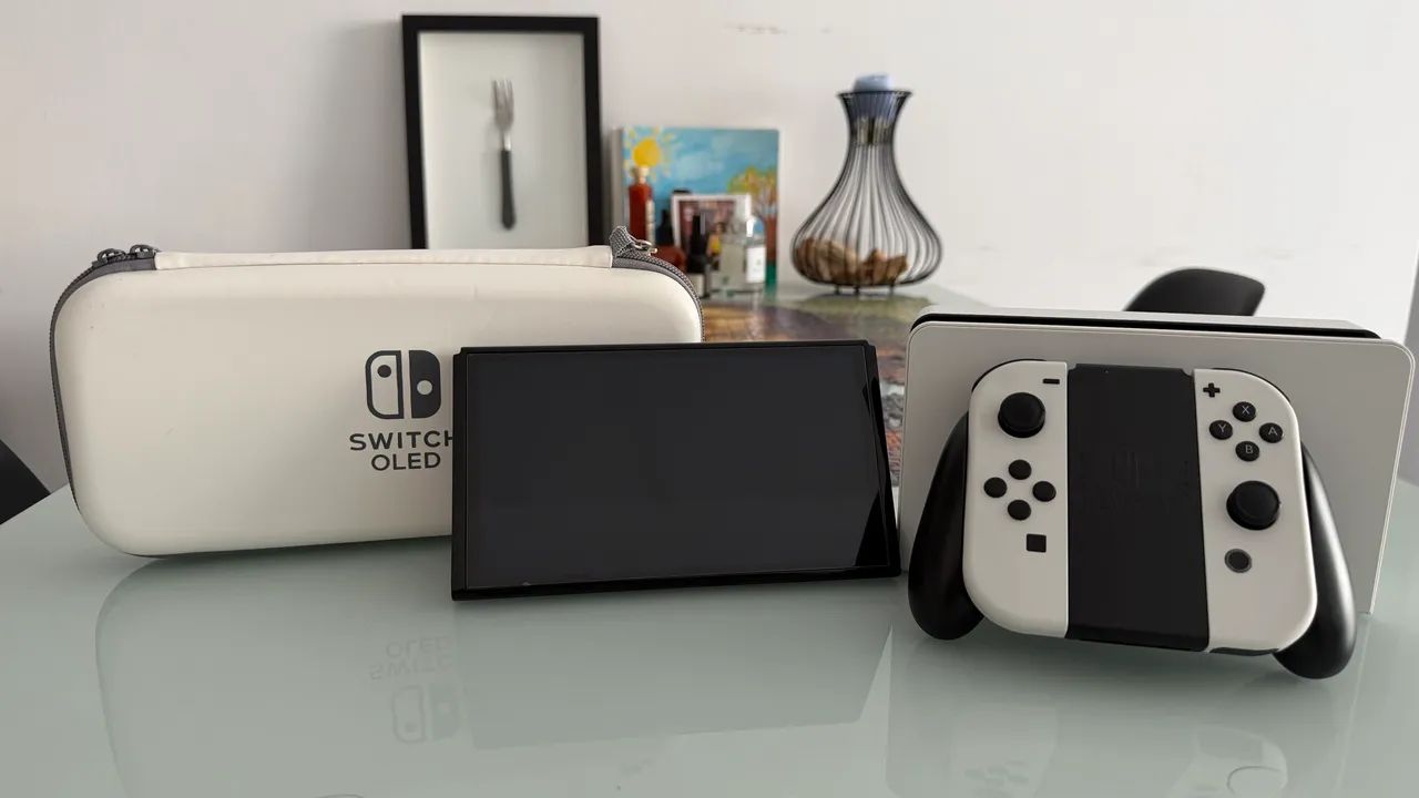 Nintendo Switch OLED + Mario Kart 8 Deluxe - Consoles de Vídeo