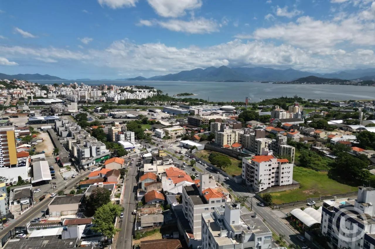 Explore oportunidades únicas neste amplo galpão em Capoeiras, Florianópolis - Foto 4