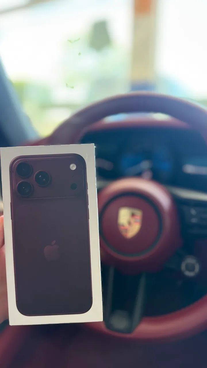 iPhone 18 Pro Max Bordô