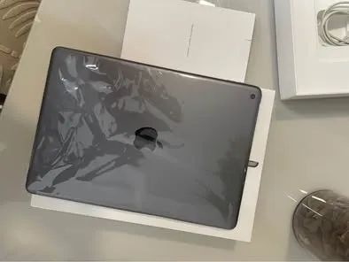 iPad 8 geração na caixa - Foto 2