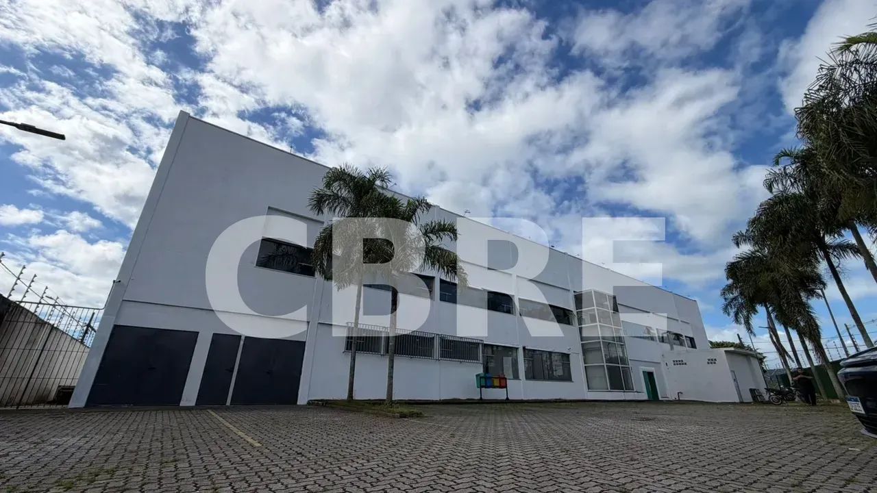 Galpão com 3.174 m² na Av. Santos Dumont  Guarujá
