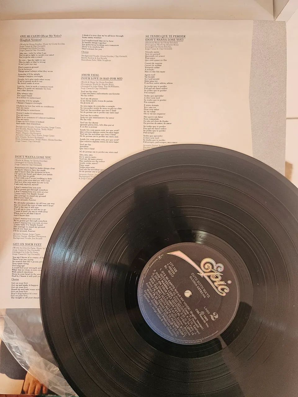 LP Vinil - GLÓRIA ESTEFAN - Cuts both ways  - Foto 4