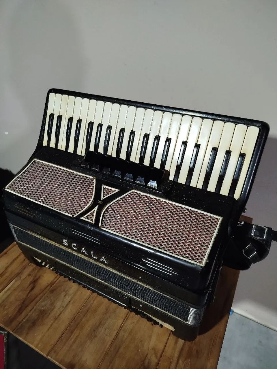 Acordeon Scala 120 baixos  - Foto 3