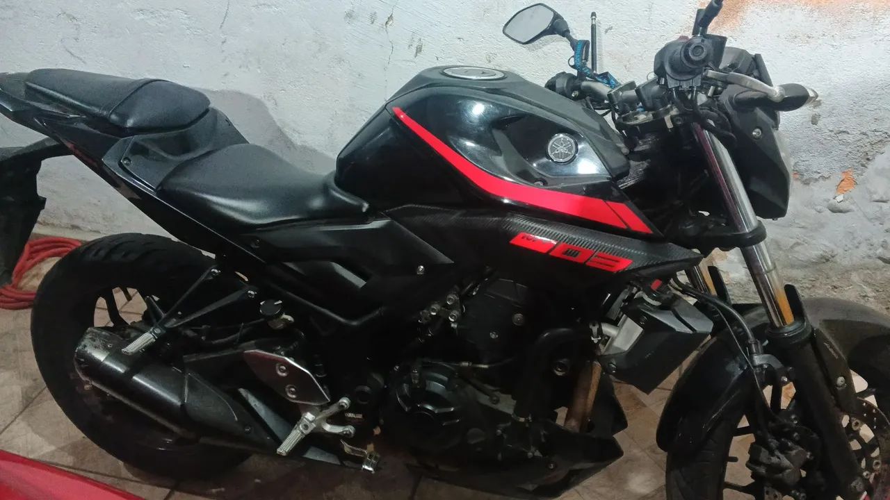 Moto MT 03 - Foto 2