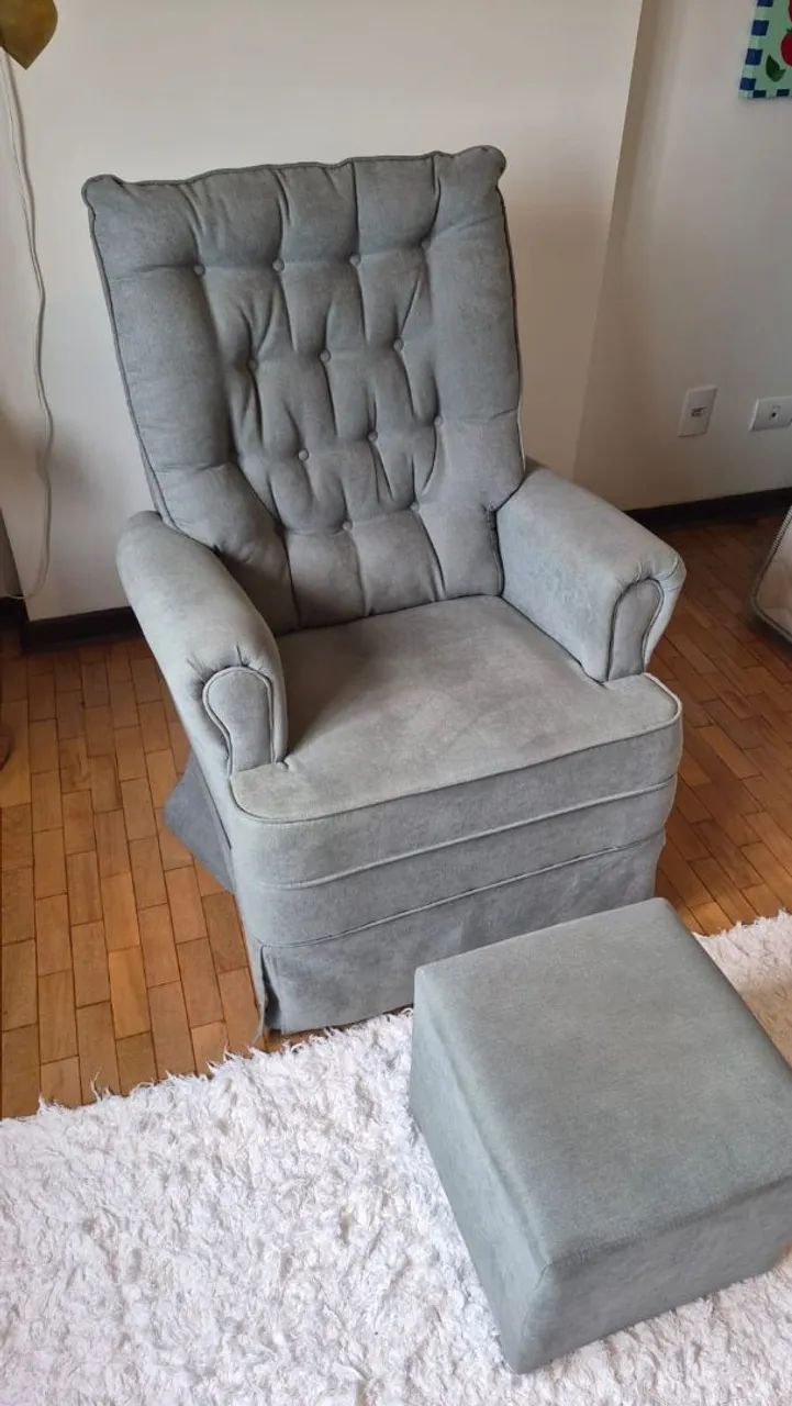 VENDO - POLTRONA AMAMENTAÇÃO (POUCO USADA) - Foto 4