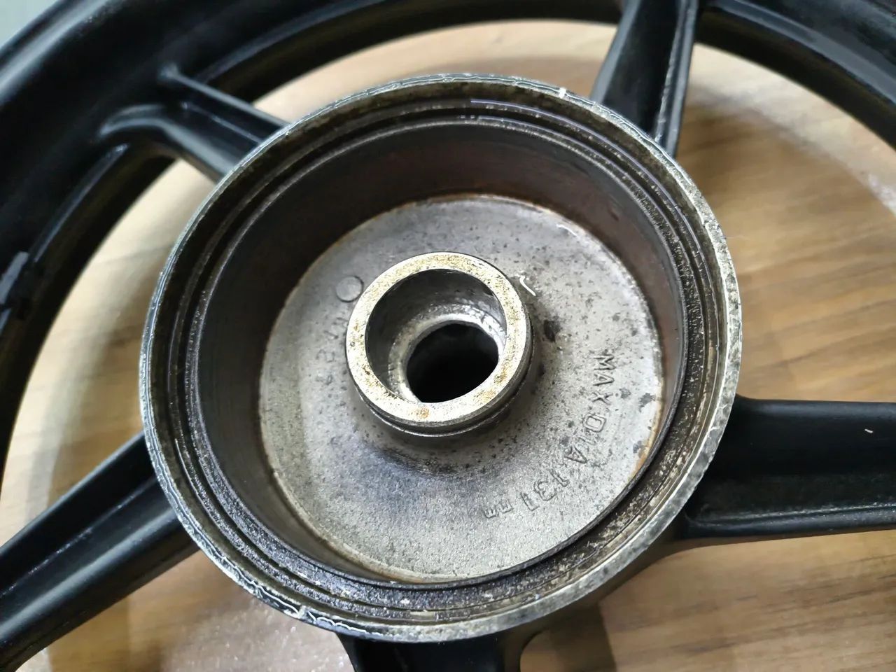 Roda traseira Twister 250 antiga - Foto 3