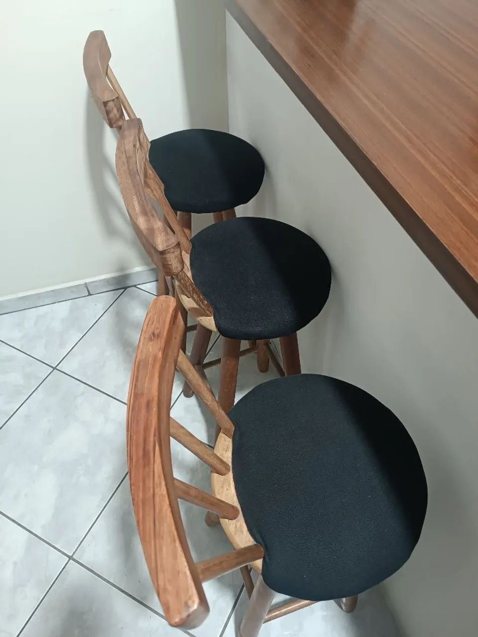 KIT DE 3 BANCOS ALTO COM ENCOSTO  - Foto 5
