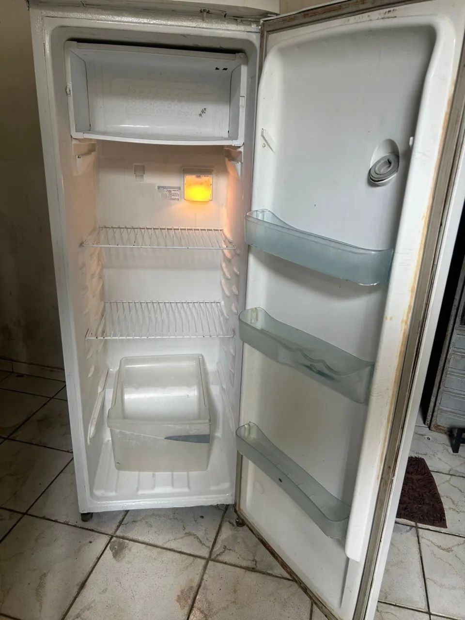 Geladeira Eletrolux (Frete grátis) - Foto 4