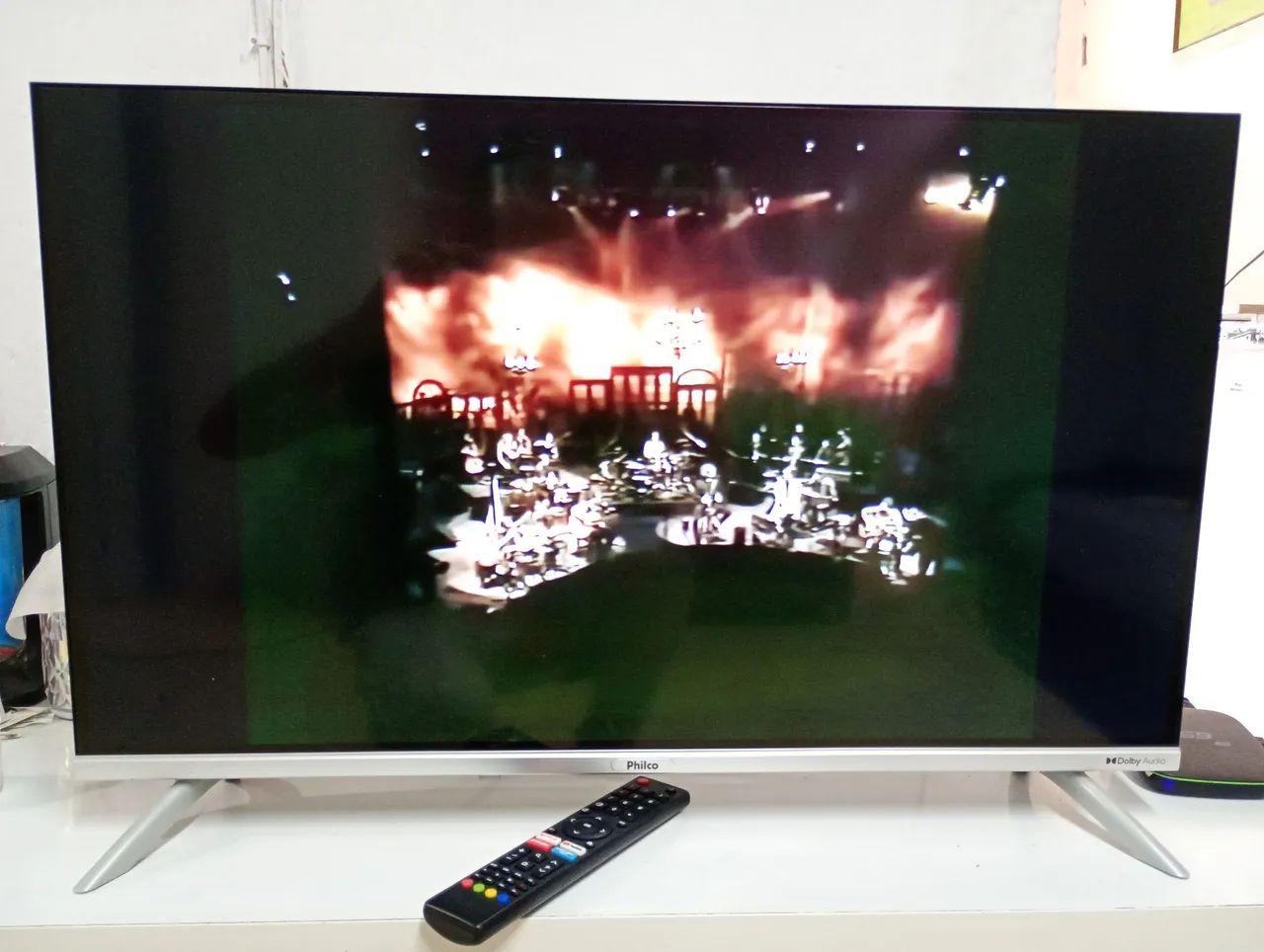 Vende se TV marca Philco Android 32 polegadas pode caisa qualquer coisa nova top das top