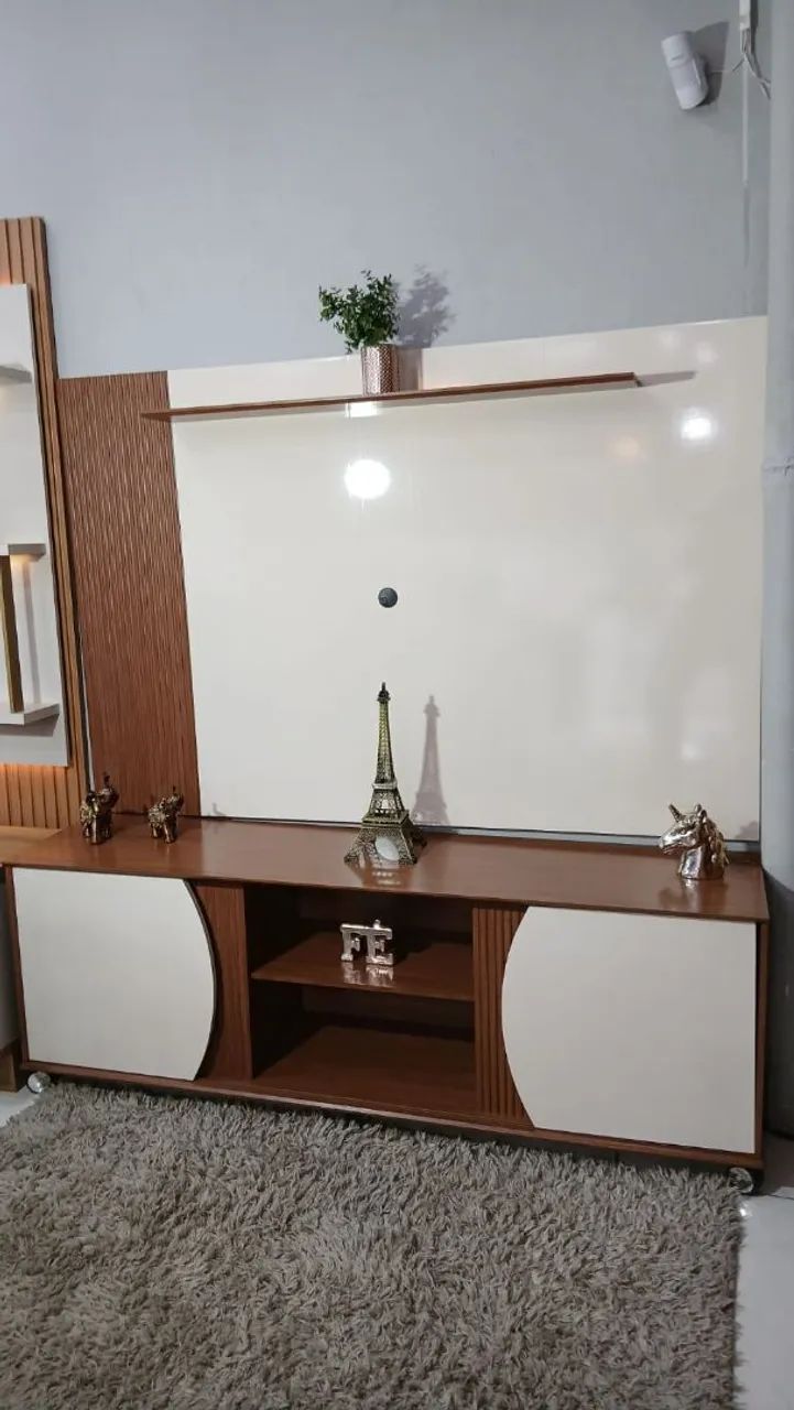 Painel com rack domo