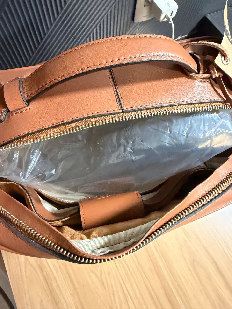 MOCHILA BOLSA IPLACE 100% couro  - Foto 4