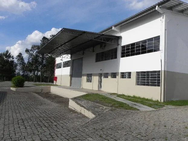 Galpão para locação em Pinhais com 583m²