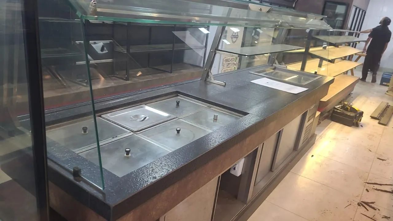 Buffet quente e frio