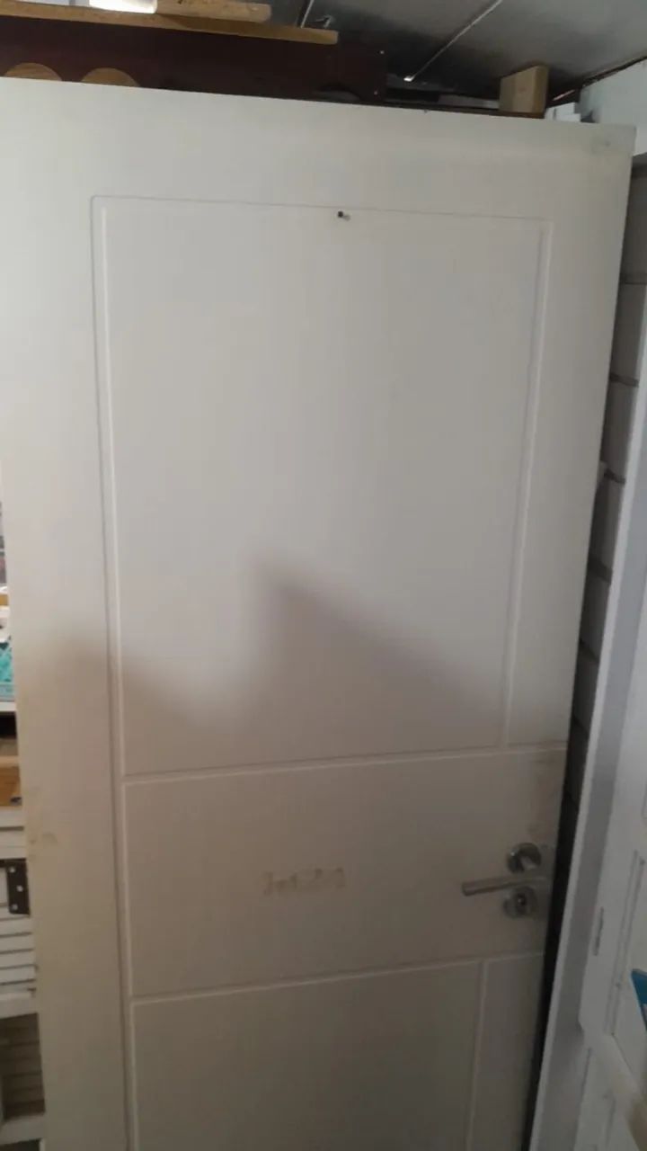 Vendo porta de 80 x 210 - Foto 2