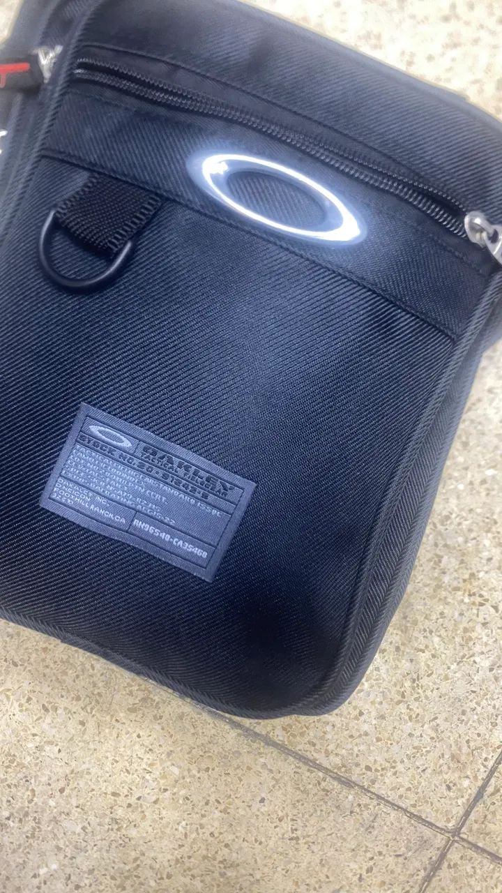 Bolsa transversal oakley  - Foto 5