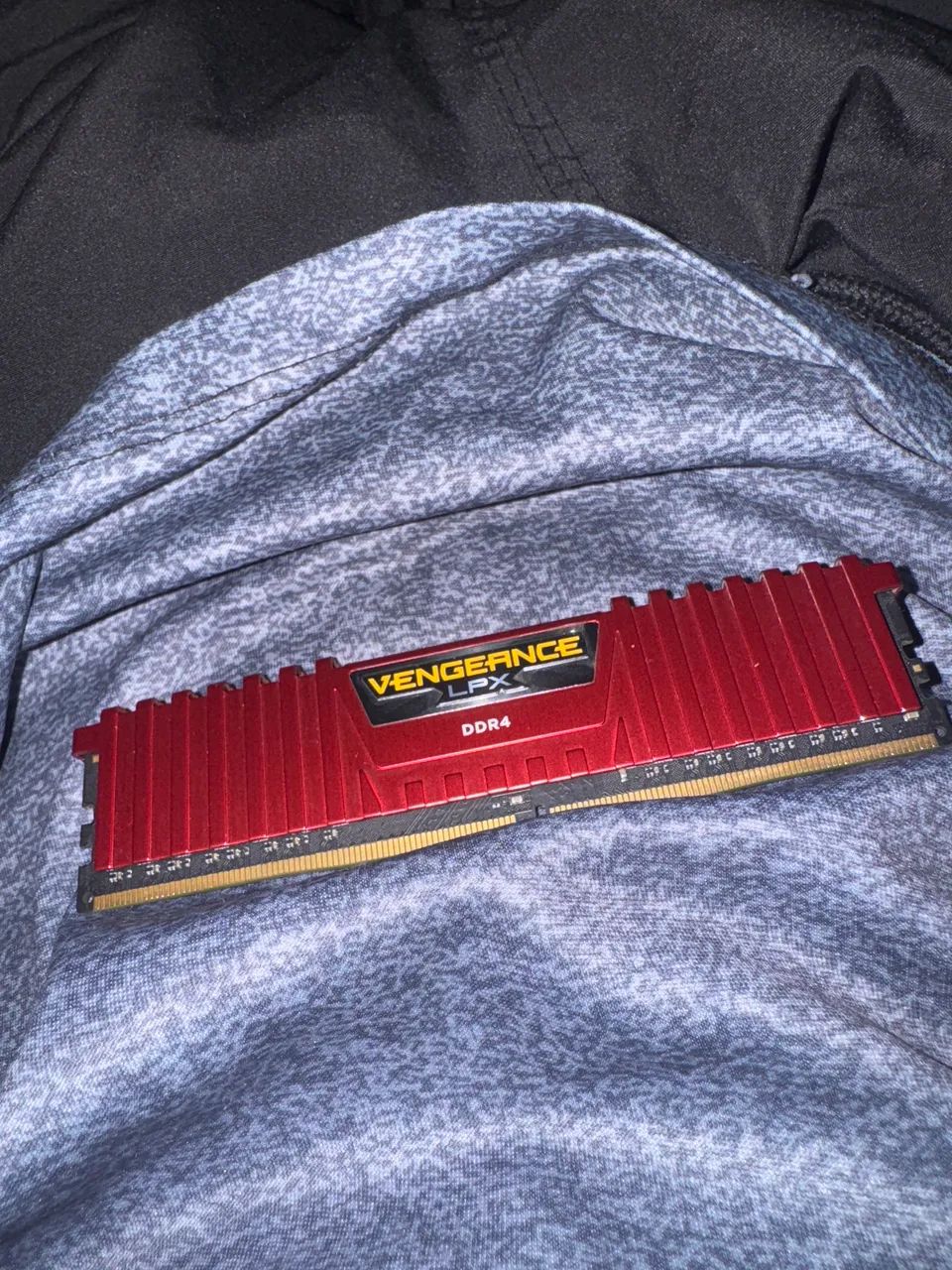 MEMORIA CORSAIR DDR4 8GB 2400MHZ VENGEANCE LPX CMK8GX4M1A2400C16
