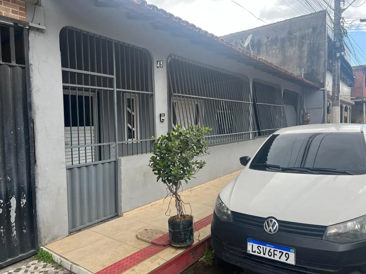 CASA COM DOIS PAVIMENTOS - Foto 2